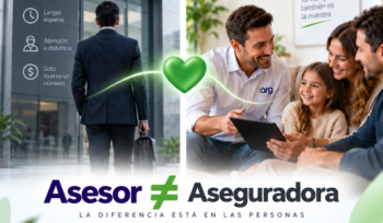 Asesor de seguros acompañando a una familia, comparado con la atención directa de una aseguradora.
